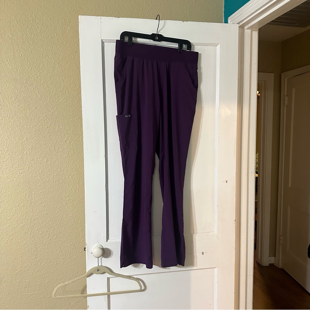 Koi pants size M